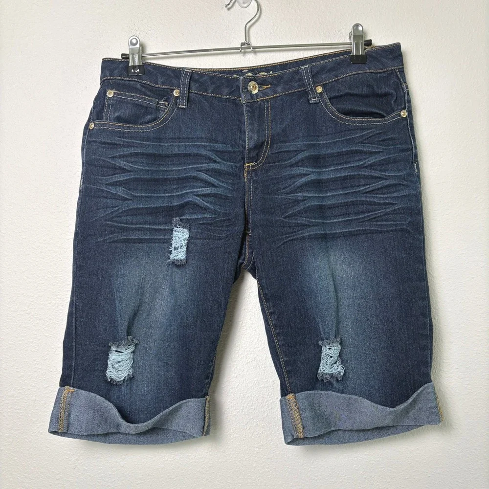 COOGI shorts features